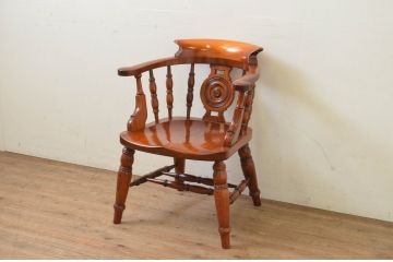 中古　美品!!　松本民芸家具　欅(ケヤキ)材　艶やかな漆塗りと存在感のあるホイールデザインが格好良い大キャプテンチェア(椅子、イス、アームチェア、ウィンザーチェア、ウインザーチェア、板座チェア)(定価約60万円)(R-069114)