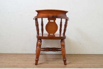 中古　美品!!　松本民芸家具　欅(ケヤキ)材　艶やかな漆塗りと存在感のあるホイールデザインが格好良い大キャプテンチェア(椅子、イス、アームチェア、ウィンザーチェア、ウインザーチェア、板座チェア)(定価約60万円)(R-069114)