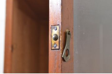和製アンティーク　懐かしい雰囲気が魅力のレトロな縦型収納棚(戸棚、キャビネット、引き出し、チェスト)(R-069117)