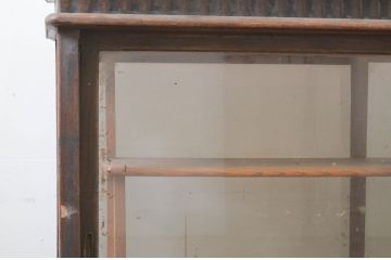 和製アンティーク　欅(ケヤキ)材　大正ロマンの雰囲気溢れるGケース(ガラスケース、ショーケース、キャビネット、戸棚、収納棚、飾り棚)(R-069119)