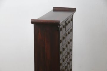 中古　李朝デザイン　引き出し29杯　アジアンな雰囲気を高める存在感抜群の薬箪笥(薬タンス、チェスト、小物収納、店舗什器)(R-069121)