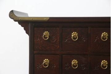中古　李朝デザイン　引き出し29杯　アジアンな雰囲気を高める存在感抜群の薬箪笥(薬タンス、チェスト、小物収納、店舗什器)(R-069121)