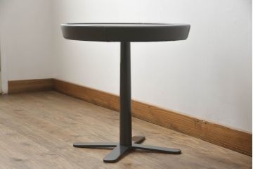 中古　美品　Molteni&C(モルテーニ)　Rodolfo Dordoni(ロドルフォ・ドルドーニ)　KEW　スモールテーブル　スタイリッシュな空間を演出するサイドテーブル(ラウンドテーブル、丸テーブル、コーヒーテーブル、カフェテーブル)(定価約28万円)(R-069122)
