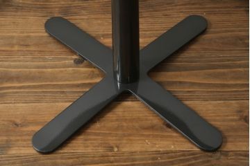 中古　美品　Molteni&C(モルテーニ)　Rodolfo Dordoni(ロドルフォ・ドルドーニ)　KEW　スモールテーブル　スタイリッシュな空間を演出するサイドテーブル(ラウンドテーブル、丸テーブル、コーヒーテーブル、カフェテーブル)(定価約28万円)(R-069122)