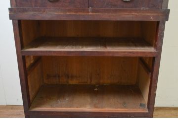 和製アンティーク　前面欅(ケヤキ)材　どこか懐かしさを感じる二段重ね関東水屋箪笥(茶箪笥、キャビネット、食器棚、収納棚、戸棚)(R-069123)
