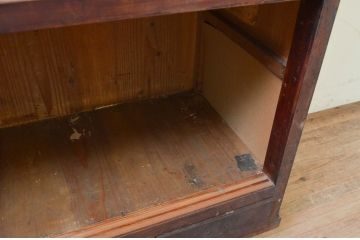和製アンティーク　前面欅(ケヤキ)材　どこか懐かしさを感じる二段重ね関東水屋箪笥(茶箪笥、キャビネット、食器棚、収納棚、戸棚)(R-069123)
