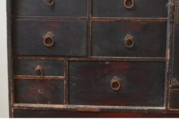 和製アンティーク　ヒノキ(檜)・杉材　時代の流れを感じさせる小振りな江戸箪笥(時代箪笥、帳場箪笥、収納箪笥、整理たんす、和タンス、小物収納、引き出し)(R-069136)