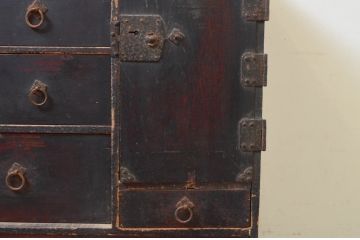 和製アンティーク　ヒノキ(檜)・杉材　時代の流れを感じさせる小振りな江戸箪笥(時代箪笥、帳場箪笥、収納箪笥、整理たんす、和タンス、小物収納、引き出し)(R-069136)