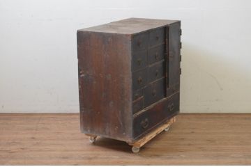 和製アンティーク　ヒノキ(檜)・杉材　時代の流れを感じさせる小振りな江戸箪笥(時代箪笥、帳場箪笥、収納箪笥、整理たんす、和タンス、小物収納、引き出し)(R-069136)