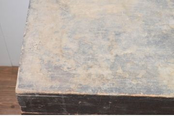 和製アンティーク　杉材　時代の流れを感じさせる風合いの引き出し付き車長持(時代箪笥、車箪笥、収納箱、タンス、たんす)(R-069140)