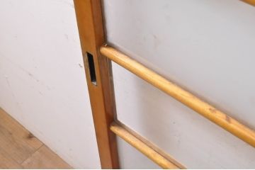 アンティーク建具　レトロな空間作りにおすすめな横桟ガラス戸2枚セット(引き戸)(R-069159)