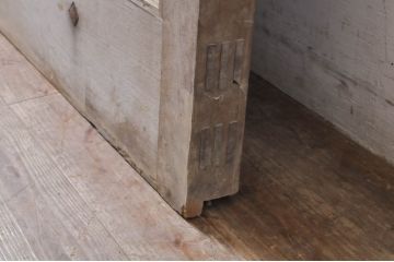 アンティーク建具　特大　特注品!!　欅(ケヤキ)材　古い豪商で使われていた蔵戸1枚を2分割にリメイク!!存在感抜群の格子蔵戸2枚セット(引き戸、格子戸、玄関戸)(R-069174)
