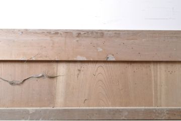 アンティーク建具　特大　特注品!!　松竹梅・鶴亀図　欅(ケヤキ)材　古い豪商で使われていた蔵戸1枚を2分割にリメイク!!　蔵戸2枚セット(引き戸、格子戸、玄関戸)(R-069175)