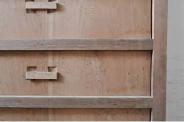 アンティーク建具　特大　特注品!!　松竹梅・鶴亀図　欅(ケヤキ)材　古い豪商で使われていた蔵戸1枚を2分割にリメイク!!　蔵戸2枚セット(引き戸、格子戸、玄関戸)(R-069175)
