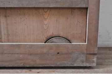 アンティーク建具　特大　特注品!!　松竹梅・鶴亀図　欅(ケヤキ)材　古い豪商で使われていた蔵戸1枚を2分割にリメイク!!　蔵戸2枚セット(引き戸、格子戸、玄関戸)(R-069175)