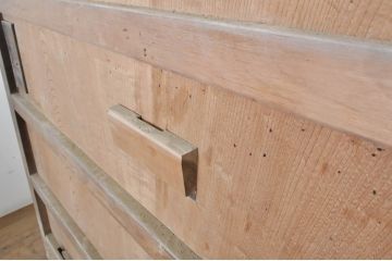 アンティーク建具　特大　特注品!!　欅(ケヤキ)材　古い豪商で使われていた蔵戸1枚を2分割にリメイク!!存在感抜群の蔵戸2枚セット(引き戸、玄関戸)(R-069176)