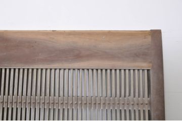 アンティーク建具　特大　特注品!!　欅(ケヤキ)材　古い豪商で使われていた蔵戸1枚を2分割にリメイク!!存在感抜群の格子蔵戸2枚セット(引き戸、格子戸、玄関戸)(R-069177)