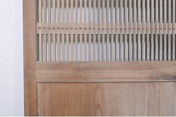 アンティーク建具　特大　特注品!!　欅(ケヤキ)材　古い豪商で使われていた蔵戸1枚を2分割にリメイク!!存在感抜群の格子蔵戸2枚セット(引き戸、格子戸、玄関戸)(R-069177)