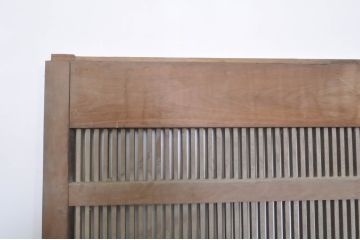 アンティーク建具　特大　特注品!!　欅(ケヤキ)材　古い豪商で使われていた蔵戸1枚を2分割にリメイク!!存在感抜群の格子蔵戸2枚セット(引き戸、格子戸、玄関戸)(R-069177)