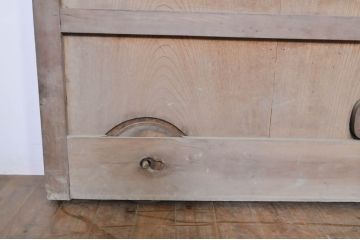 アンティーク建具　特大　特注品!!　欅(ケヤキ)材　古い豪商で使われていた蔵戸1枚を2分割にリメイク!!存在感抜群の格子蔵戸2枚セット(引き戸、格子戸、玄関戸)(R-069177)