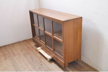 和製アンティーク　両面使い　ナラ(楢)材　シンプルなデザインのレトロ感溢れるカウンター収納棚(サイドボード、サイドキャビネット、カウンターテーブル、本箱、ブックケース、戸棚、飾り棚)(R-069184)