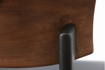 中古　美品　柏木工(カシワ木工、KASHIWA)　本革(レザー)　ウォールナット材　オーク材　シンプルながらも身体に馴染む形状と落ち着いた色合いが素敵なシック(CHIC)サイドチェア2脚セット(ダイニングチェア、ワークチェア、椅子、イス、いす)(定価2脚で約25万円)(R-069196)