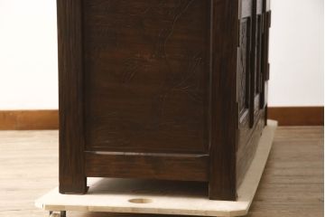 和製ビンテージ　軽井沢彫り　隅々まで施された牡丹の彫りが美しいキャビネット(食器棚、カップボード、収納棚、戸棚、飾り棚、ヴィンテージ)(R-069201)