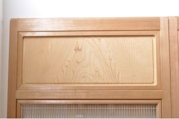 中古　民芸家具　美品　木目が楽しめる杉一枚板を使用した組子入りガラス帯戸4枚セット(建具、引き戸、ガラス戸)(R-069213)