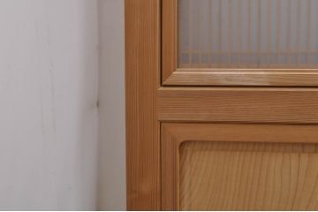 中古　民芸家具　美品　木目が楽しめる杉一枚板を使用した組子入りガラス帯戸4枚セット(建具、引き戸、ガラス戸)(R-069213)