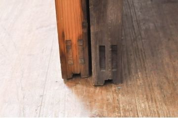 アンティーク建具　経年を感じさせる木味が魅力のガラス窓2枚セット(引き戸、ガラス戸)(R-069218)