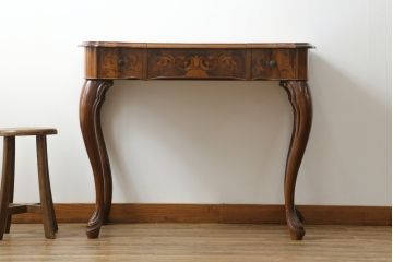 中古　美品　C.M.T.社　CONSORZIO MOBILIERI D'ARTE　象嵌入り　品のある佇まいの猫脚ドレッサー(デスク、コンソールテーブル、机、化粧台、鏡台、ミラー)(R-069229)