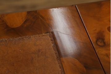中古　美品　C.M.T.社　CONSORZIO MOBILIERI D'ARTE　象嵌入り　品のある佇まいの猫脚ドレッサー(デスク、コンソールテーブル、机、化粧台、鏡台、ミラー)(R-069229)