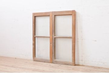 アンティーク建具　インテリアに取り入れやすいシンプルデザインのガラス窓2枚セット(引き戸、ガラス戸)(R-069230)