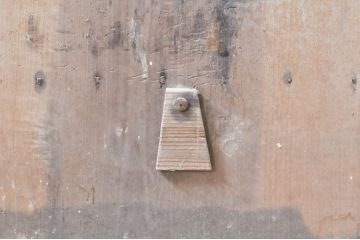 アンティーク建具　和の風情が感じられる杉材の素朴な蔵戸1枚(引き戸、玄関戸)(R-069234)
