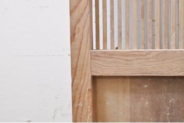 アンティーク建具　和の風情が感じられる杉材の素朴な蔵戸1枚(引き戸、玄関戸)(R-069234)