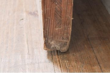アンティーク建具　和の風情が感じられる杉材の素朴な蔵戸1枚(引き戸、玄関戸)(R-069234)