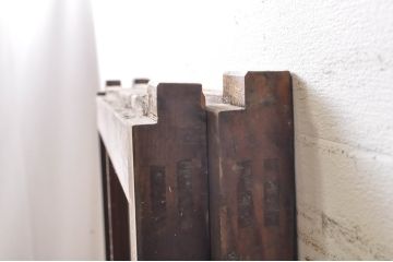 アンティーク建具　希少サイズ　どこか懐かしい雰囲気漂う幅狭ガラス戸2枚セット(引き戸)(R-069235)