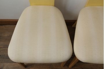  中古　美品　IDC大塚家具取り扱い　オーダー品　松創　ホワイトシカモア材　魅力的なデザインが目を惹くチェア4脚セット(ダイニングチェア、椅子、イス)(定価4脚で約60万円)(R-069236)
