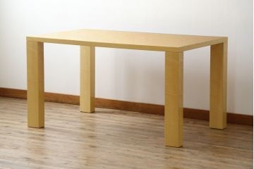 中古　美品　IDC大塚家具取り扱い　オーダー品　松創　ホワイトシカモア材のシンプルなダイニングテーブル(作業台、食卓、2人掛け、4人掛け、二人掛け、四人掛け)(定価約80万円)(R-069237)