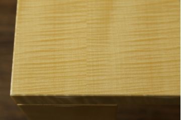 中古　美品　IDC大塚家具取り扱い　オーダー品　松創　ホワイトシカモア材のシンプルなダイニングテーブル(作業台、食卓、2人掛け、4人掛け、二人掛け、四人掛け)(定価約80万円)(R-069237)