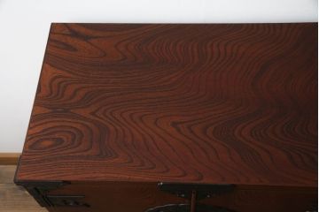 中古　岩谷堂箪笥　菊幸作　重厚感ある金具と美しい杢目が存在感を放つ観音扉付き和箪笥(衣装箪笥、収納タンス、整理たんす、チェスト、引き出し)(R-069240)