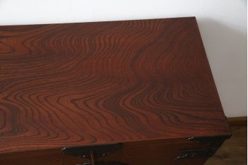 中古　岩谷堂箪笥　菊幸作　重厚感ある金具と美しい杢目が存在感を放つ観音扉付き和箪笥(衣装箪笥、収納タンス、整理たんす、チェスト、引き出し)(R-069240)