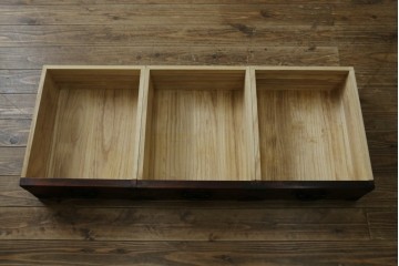 中古　岩谷堂箪笥　力強い杢目と重厚感ある金具が魅力の和箪笥　(R-069241)