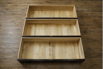 中古　岩谷堂箪笥　力強い杢目と重厚感ある金具が魅力の和箪笥　(R-069241)