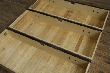 中古　岩谷堂箪笥　力強い杢目と重厚感ある金具が魅力の和箪笥　(R-069241)