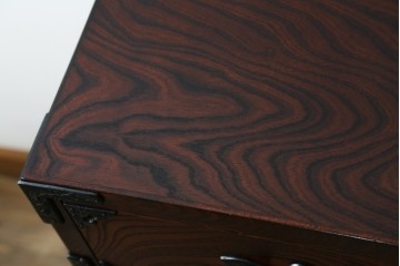 中古　岩谷堂箪笥　力強い杢目と重厚感ある金具が魅力の和箪笥　(R-069241)