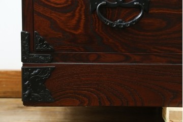 中古　岩谷堂箪笥　力強い杢目と重厚感ある金具が魅力の和箪笥　(R-069241)