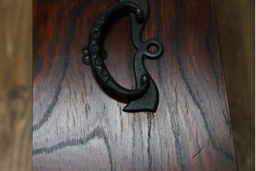 中古　岩谷堂箪笥　力強い杢目と重厚感ある金具が魅力の和箪笥　(R-069241)