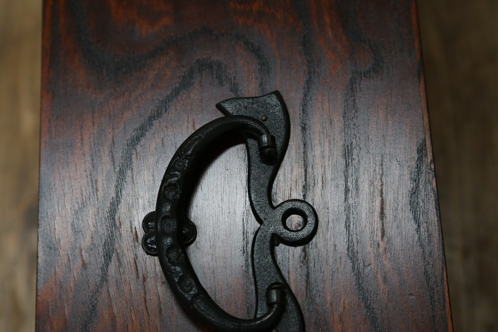 中古　岩谷堂箪笥　力強い杢目と重厚感ある金具が魅力の和箪笥　(R-069241)