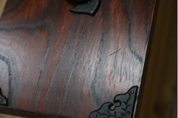 中古　岩谷堂箪笥　力強い杢目と重厚感ある金具が魅力の和箪笥　(R-069241)